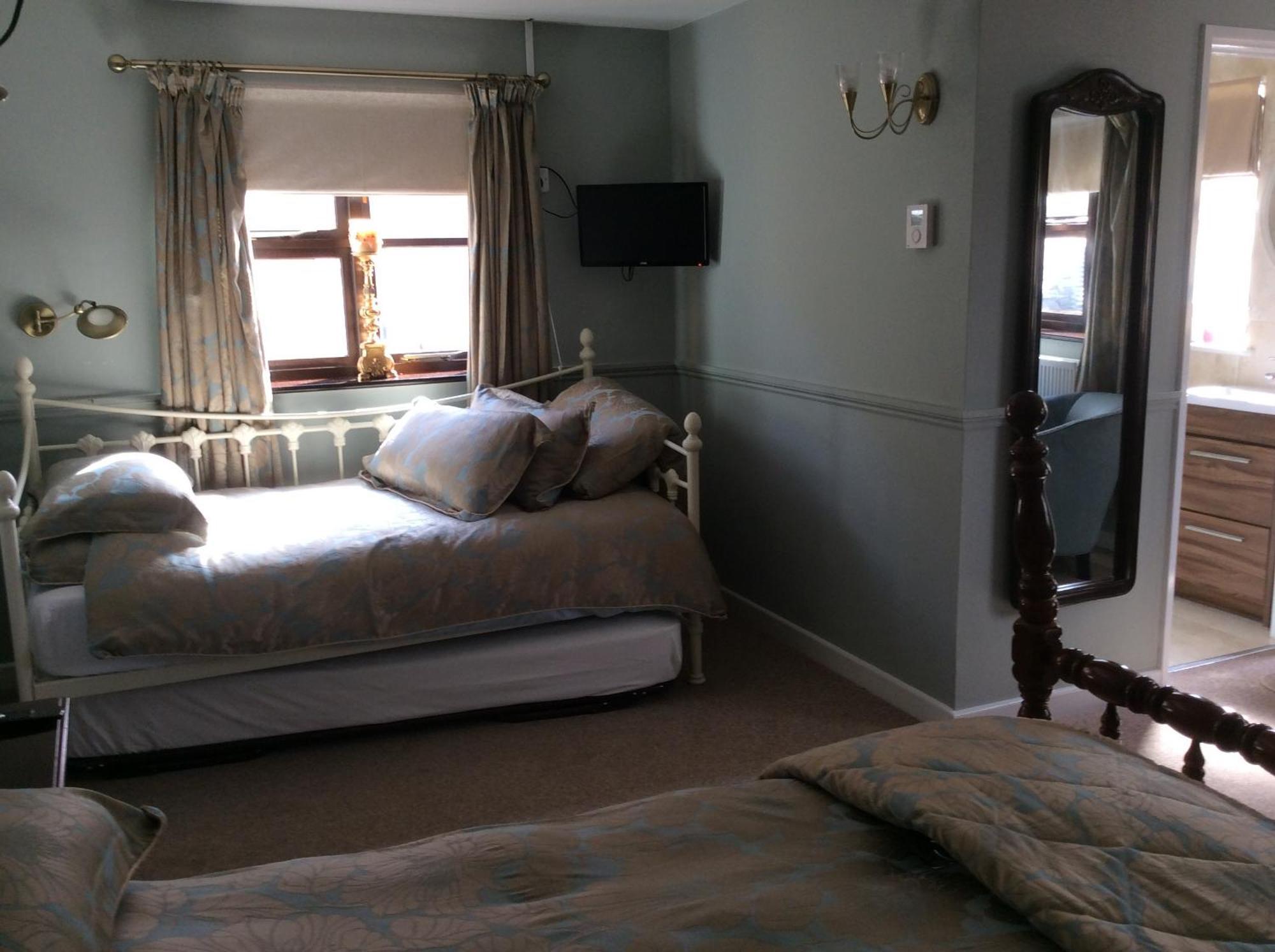 בקלס The Swan Motel, Gillingham מראה חיצוני תמונה